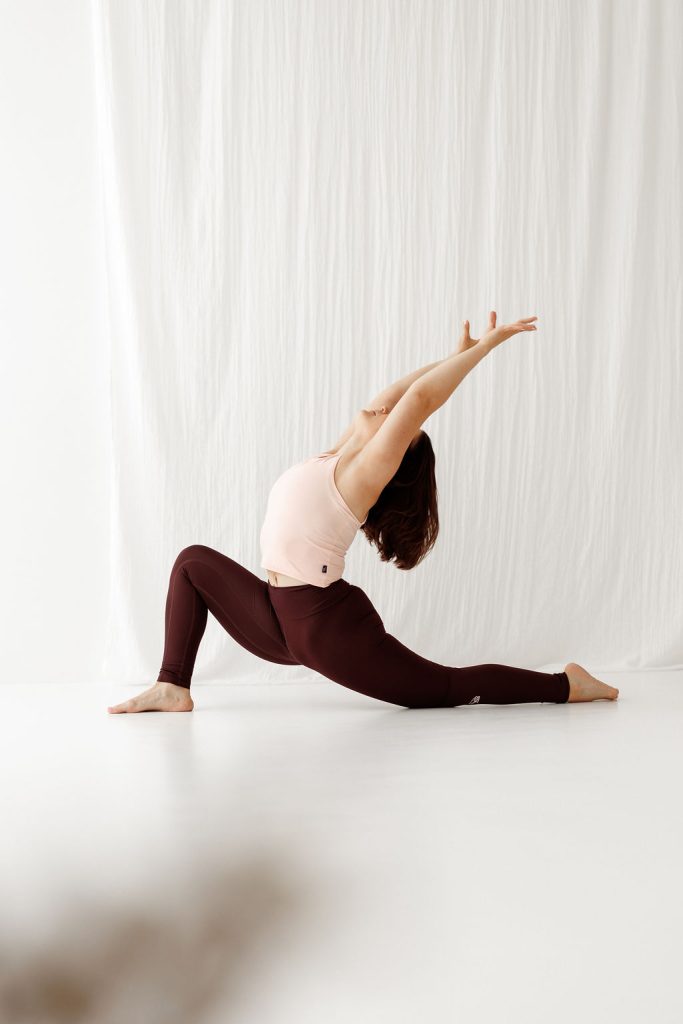 Sporttinen yrityskuva studiossa Jyväskylässä.